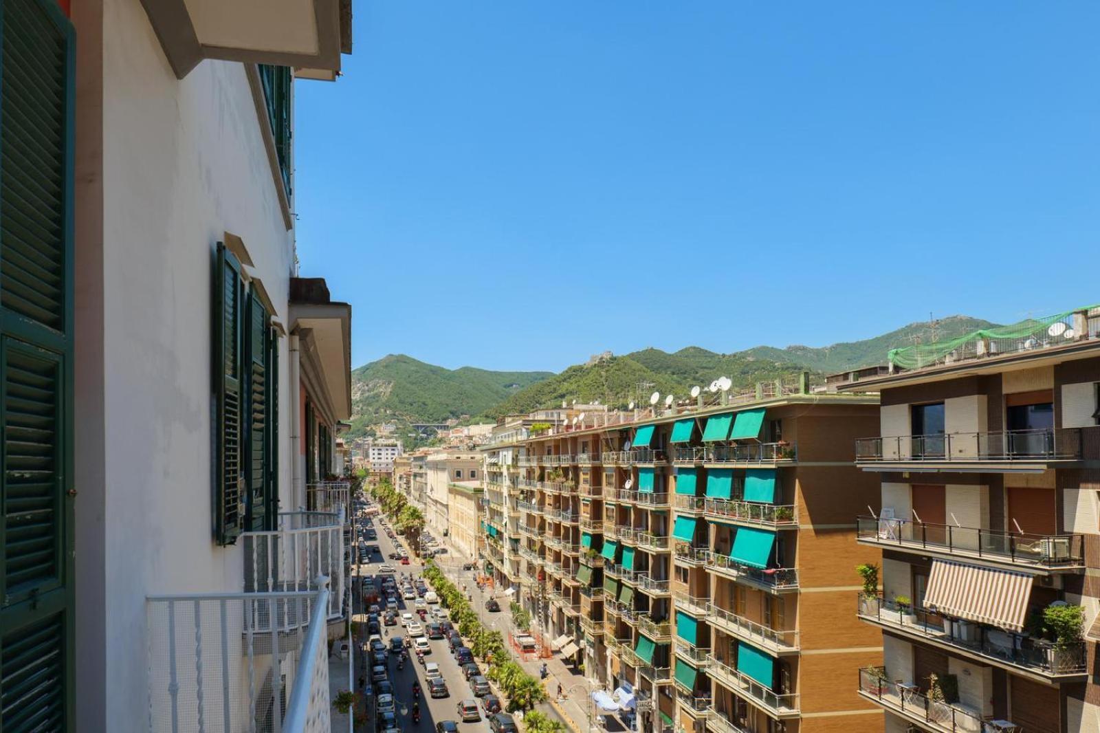 ساليرنو Palazzo Galeoni Luxury Suites المظهر الخارجي الصورة