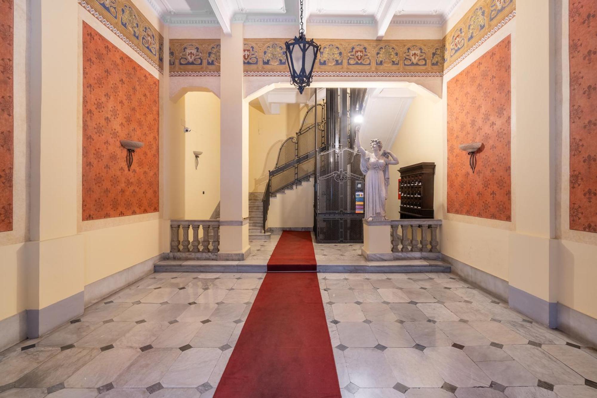 ساليرنو Palazzo Galeoni Luxury Suites المظهر الخارجي الصورة