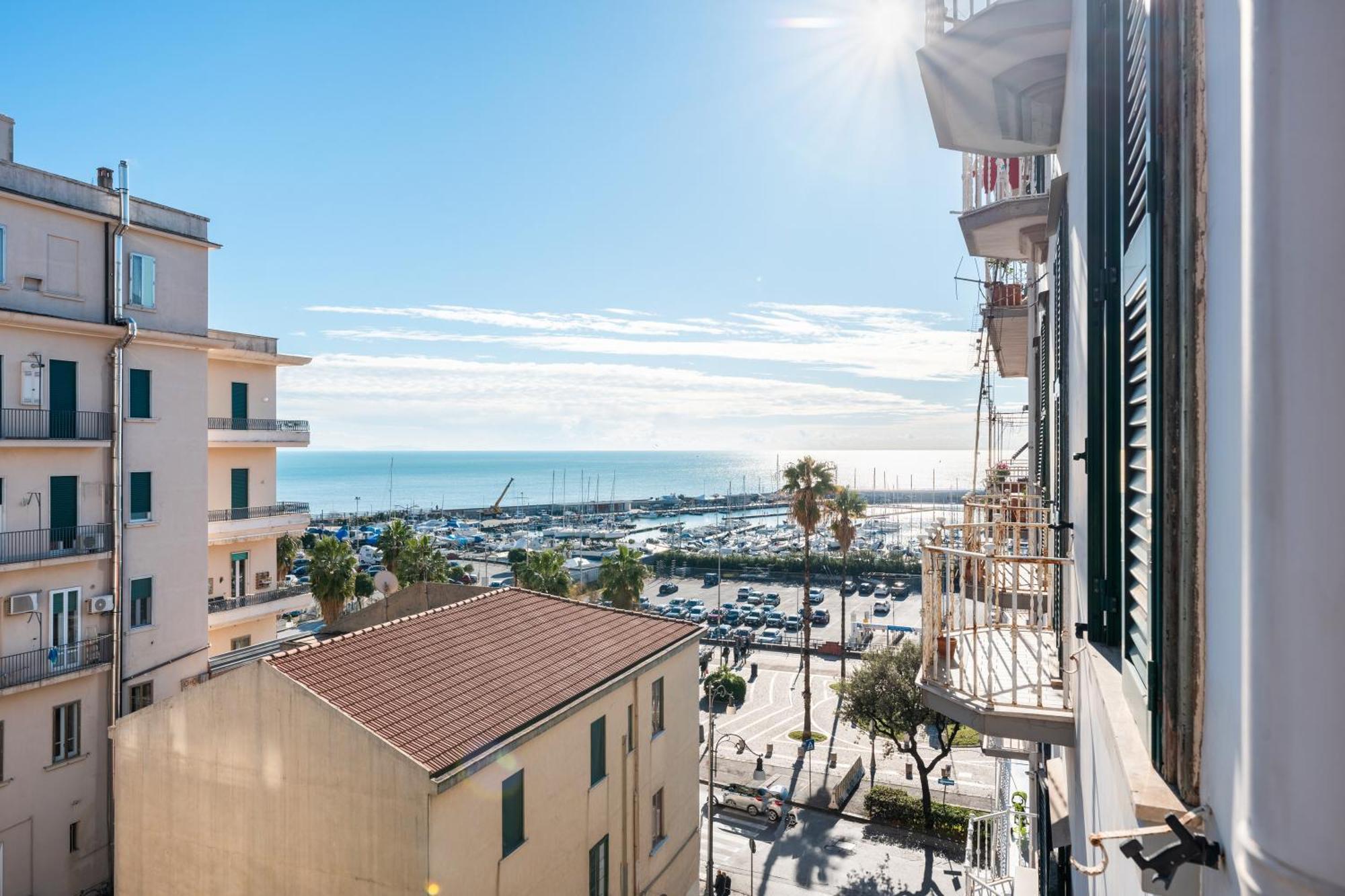 ساليرنو Palazzo Galeoni Luxury Suites المظهر الخارجي الصورة